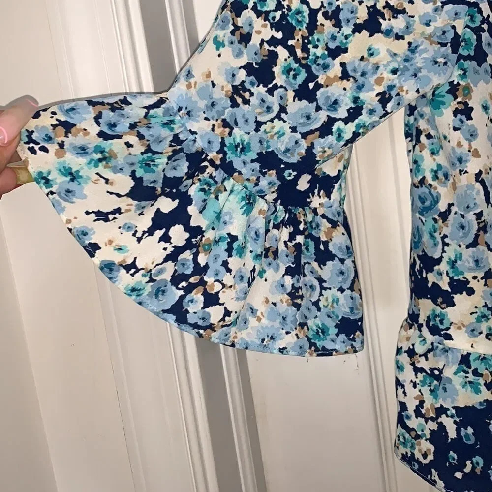 Design lab sheer floral top - Picture 2 of 3